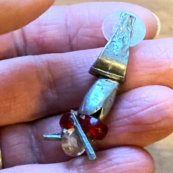 Terrific Anne-Marie Chagnon post earrings in pewter and glass - Picture 3 of 6